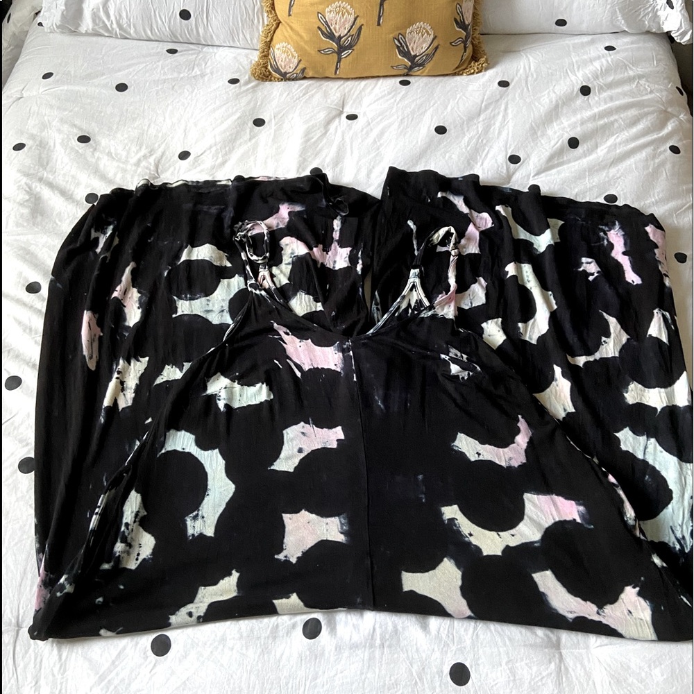 Torrid 3X EUC black and tie dye jumpsuit